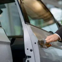 قفل وکلیدسازی..بازکردن درب انواع خودرو ودرب ضدسرقت|خدمات موتور و ماشین|یاسوج, |دیوار