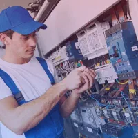 استخدام مهندس برق امتیازآور