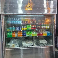 یک عدد یخچال بزرگ