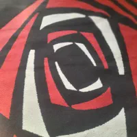 گلیم فرش ۶متری سالم فقط ی نقطه کوچیک داره