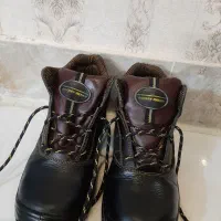 کفش کار مردانه و دستکش
