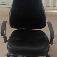 صندلی کارمندی در حد نو