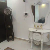 آینه کنسول وساعت ایستاده