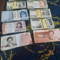 اسکناسهای نو بسته های گامل