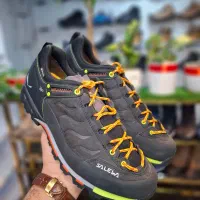 فروش انواع کفش اورجینال