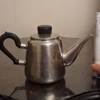 قوری خیلی قدیمی استیل یا ورشو کره‌ای