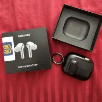 بادز 3 پرو گوش چپ و کیس