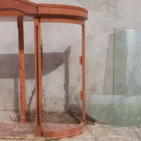 ویترین چوبی با شیشه