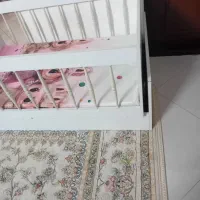 تخت گهواره ای کودک  به همراه تشک تخت