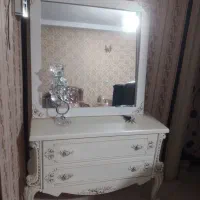 کنسول در حد نو با یدونه شمعدون