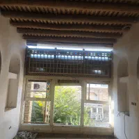 عمارت ۵۶۰متری قجری بهمراه ۳۵متر تجاری در دل بازار