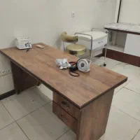 تجهیزات پمطب پزشکی میز تحریر در حد نو به فروش می