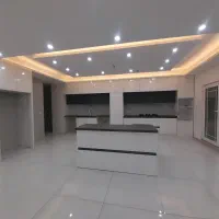 210متر-سلطنتی-برندساز-رو-به-استخر