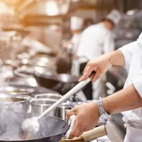 آشپز و دستیار آشپز فست فود