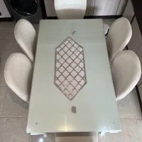 فروش مبل ۸ نفره و جلومبلی و میز نهار خوری ۶ نفره