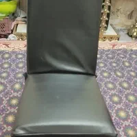 صندلی چوبی روکش چرم
