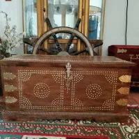 صندوق قدیمی بسیار زیبا|کلکسیون اشیاء عتیقه|بندر گناوه, |دیوار