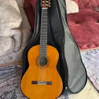 گیتار یاماها c40