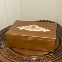 شمع گل دستساز و باکس چوبی بسیار فاخر و با کیفیت|صنایع دستی و سایر لوازم تزئینی|قم, بکایی|دیوار