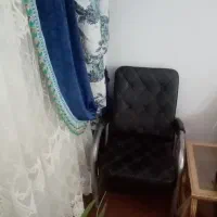 صندلی با پایه فلزی و چرم مصنوعی