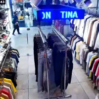 فروشنده پوشاک