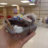 شاگرد آبمیوه و بستنی