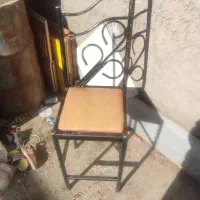 صندلی   ترازو   سگ