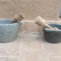 هاون سنگی با دسته چوبی|کلکسیون اشیاء عتیقه|قائن, |دیوار