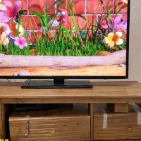 مبل و میز تلویزیون