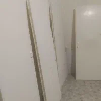 درب اتاق خواب و سرویس و حمام