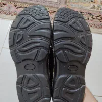 یک جفت صندل، نو نو هست، با سایز ۴۳..