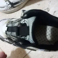 کتونی سایز۳۵ کاملا سالم|کفش و لباس بچه|رشت, جهاد|دیوار