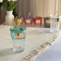 لیوان نی دار
