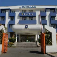 امور پذیرش هتل آزادگان