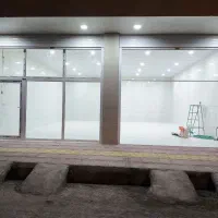 مغازه نوساز ۹۰ متری