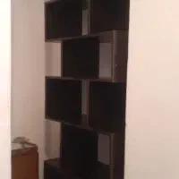 کتابخانه و دارور با آینه