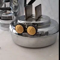 یک عددسماورنفتی دوفیتیله ای قدیمی سالم وبکر
