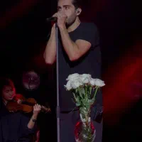 سه شنبه ۷ عصر یک عدد بلیط حامیم