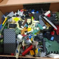 فروش هزاران قطعه لگو