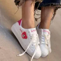 ونس سفید تدی|کیف، کفش، کمربند|قم, شهید صیاد شیرازی|دیوار