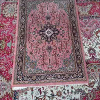 فرش زرنین ماشینی  جنسش  نخ هس پلاستیکیها نیسمی