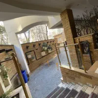 مجاورت-باغ-انجمن-خوشنویسان-4-پارکینگ-پر-نور