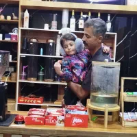 به دو نفر خانم یا آقا جهت کار در کافه