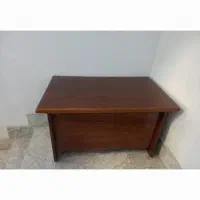 میز چوبی اداری