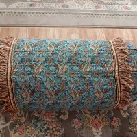 چهار عدد بالش گرد و  چهار عدد کوسن ،۸۰۰۰۰۰ تومن