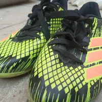 کفش آدیداس ورزشی مایل به معاوضه