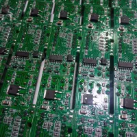 کارگر ساده آقا (ترجیحا آشنابه هویه کاری) الکترونیک