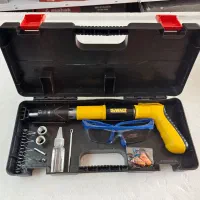 تفنگ میخکوب میخ و چاشنی عصایی سرهم دیوالت