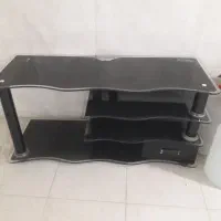 میزتلویزیون شیشه ای