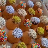 شیرینی خونگی((کیک تولد و شیرینی خشک))|خدمات پذیرایی، مراسم|قائن, |دیوار